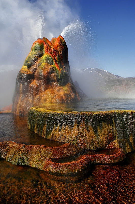 Fly Geyser A Man Made Geyser in Nevada Amusing